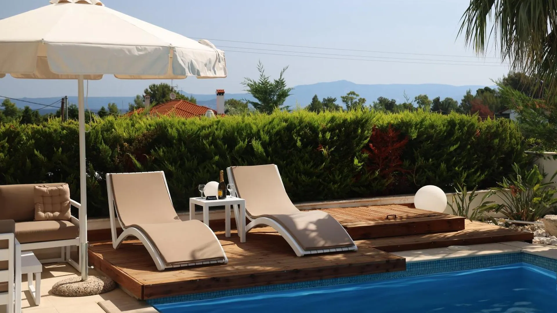 Villa Douglas - Private Pool, Bbq, 4Bdrms, View Пефкохори Греция