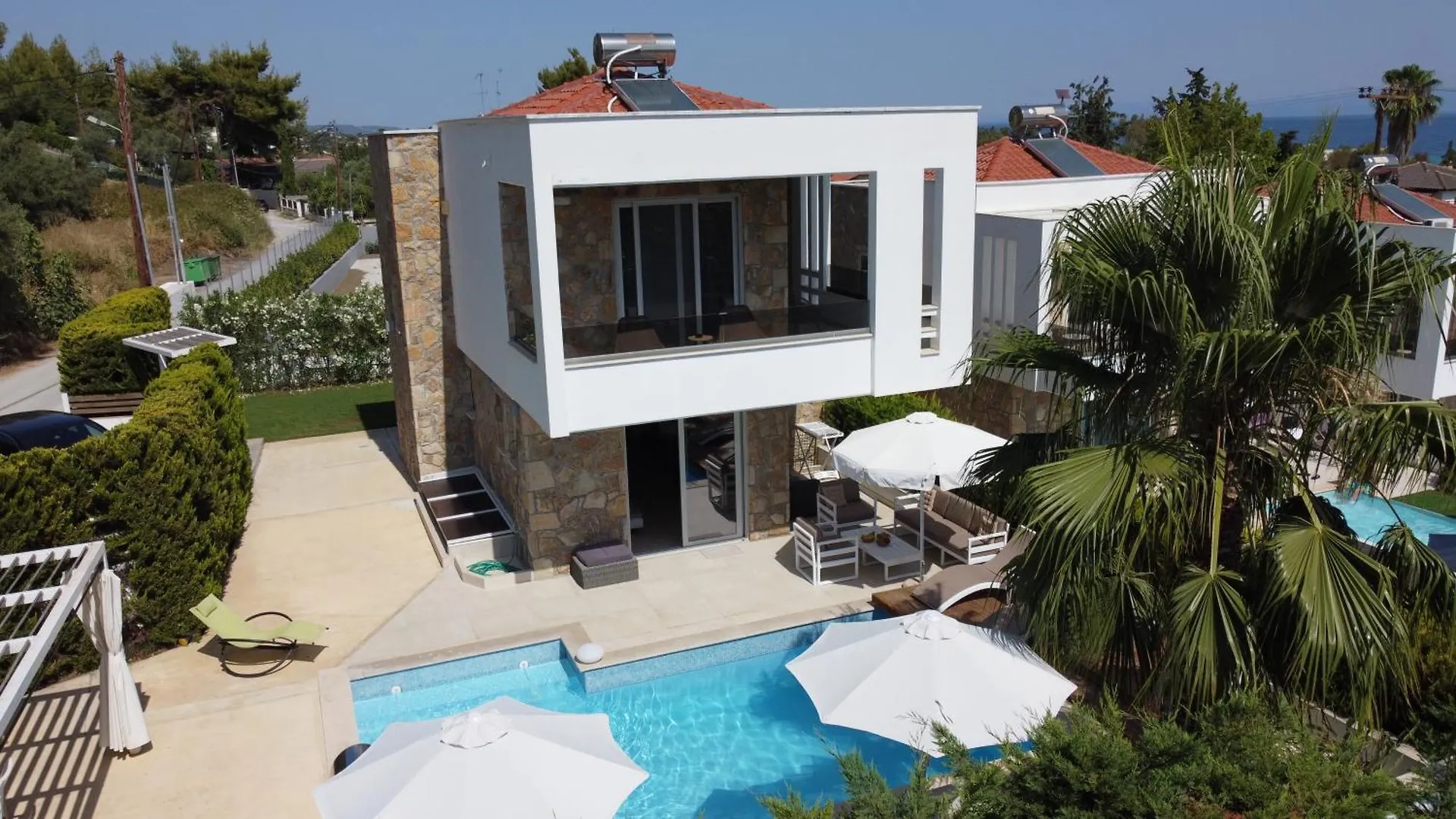 Villa Douglas - Private Pool, Bbq, 4Bdrms, View Пефкохори Греция