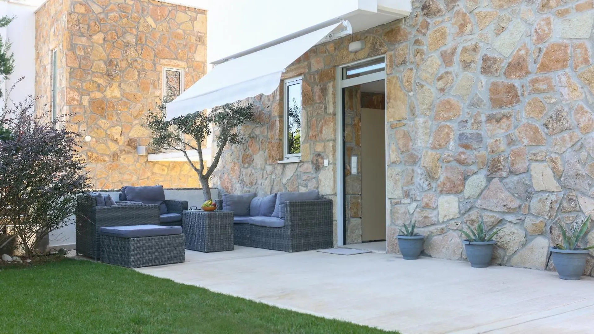 Villa Douglas - Private Pool, Bbq, 4Bdrms, View Пефкохори Греция