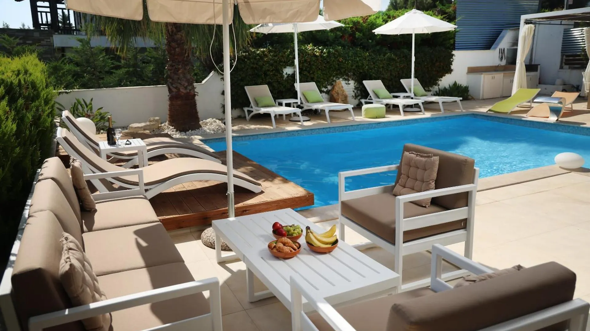 Villa Douglas - Private Pool, Bbq, 4Bdrms, View Pefkochori