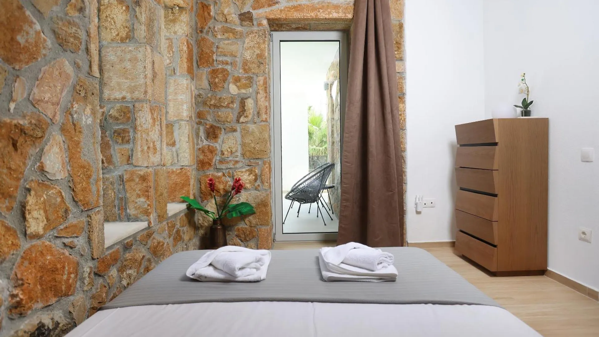 Villa Douglas - Private Pool, Bbq, 4Bdrms, View Пефкохори
