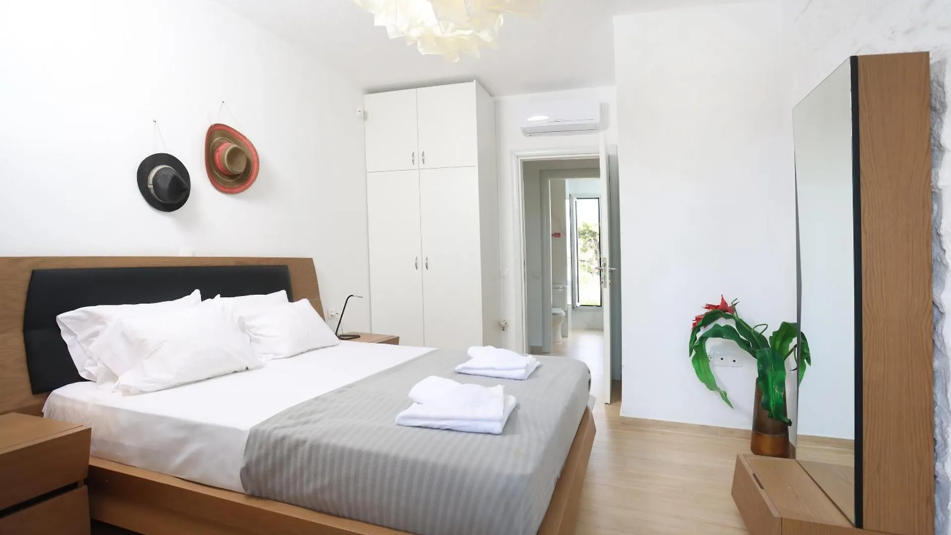 Villa Douglas - Private Pool, Bbq, 4Bdrms, View Пефкохори