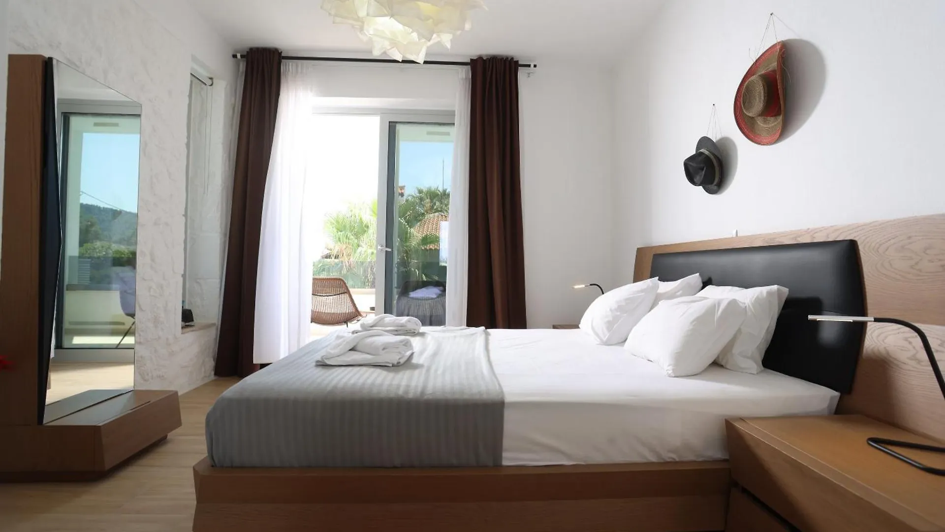 Villa Douglas - Private Pool, Bbq, 4Bdrms, View Пефкохори